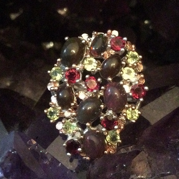 Spectacular Genuine Black Opals, Garnets & Peridot Ring - Picture 3 of 10